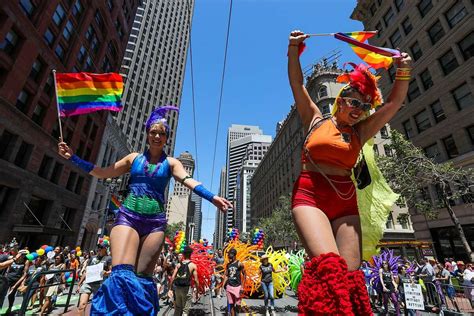 Thousands pack SF streets for Pride Parade